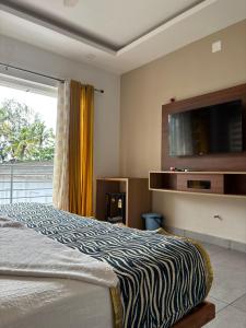 The Sea by Club Travalet