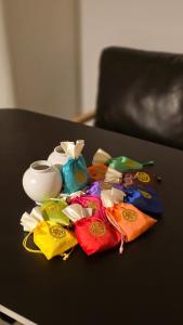 Urban Retreat 3-Min Walk from Achasan Station, 15-Min to Seongsu, Tranquil Space for Relaxation