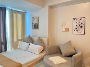 Modern Condo in 38th Park