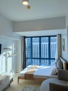 Modern Condo in 38th Park