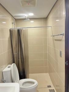 Modern Condo in 38th Park