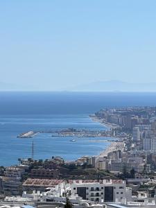 Alanzana Vista al Mar y Piscina Reserva del Higueron Benalmádena Málaga