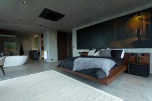C106 Hollywood Style Apartment