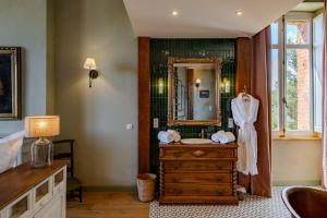 B&B / Chambres d'hotes Chateau Pascalette : Chambre Familiale - Vue sur Mer