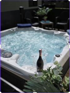 Woodland View Exec Van - Hot Tub - Private Parking - Hoburne Devon Bay