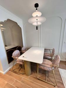 The Golden Luxury Downtown (One)