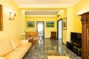 Fantastic two bedroom ZARA 5th fl- Mirable PM