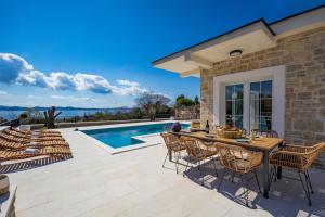 Villa Katarina with pool