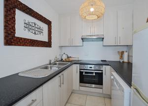 Boutique Apartment Bloubergstrand Beachfront The Bay