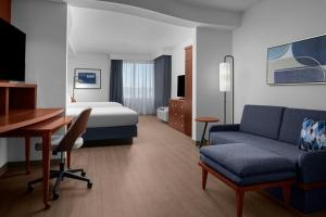 Courtyard By Marriott Houston Kingwood