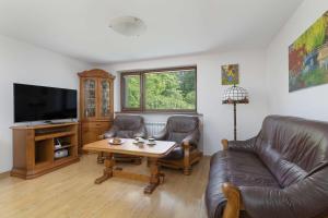 Bystra Unique House in the Mountains with Terrace, Garden & Parking by Noclegi Renters