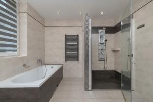 Bystra Unique House in the Mountains with Terrace, Garden & Parking by Noclegi Renters