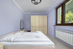 Bystra Unique House in the Mountains with Terrace, Garden & Parking by Noclegi Renters