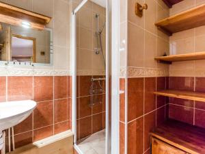 Appartement Charmant pour 5 Pers. à Montchavin, 2 Balcons, Proche Pistes, Parking Gratuit - FR-1-329-81