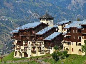 Studio cosy rénové avec balcon, proche pistescommerces, à Montchavin La Plagne - FR-1-329-3