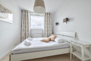 Trzy Żagle with City View by NorthSide Apartments