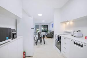 Leafy Corner - Simple Stay near Brisbane River and CBD