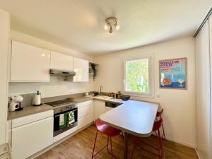 PGH N51 - Centre, 10 min à la Plage, Garage privé