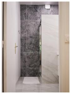 Joli studio face au Pavillon Baltard