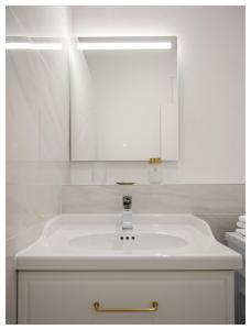 Joli studio face au Pavillon Baltard