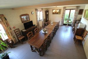 Maisons de vacances Ecogite Saint-Prayel a Moyenmoutier, Gite de groupe avec piscine, sauna, jeux : photos des chambres