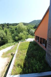 Ecogîte Saint-Prayel à Moyenmoutier, Gîte de groupe avec piscine, sauna, jeux