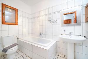 Loutrou Home
