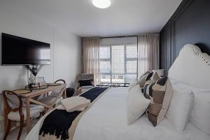 SeeHUYS Boutique Bloubergstrand Beachfront Studio