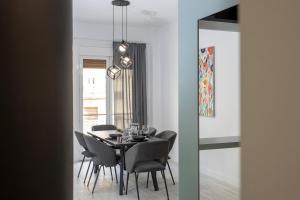 Bright 2 bedroom apartment in Palaio Faliro