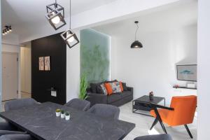 Bright 2 bedroom apartment in Palaio Faliro