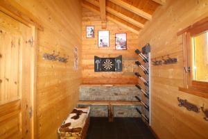 Chalets Prestigious 18 Person Chalet with Pool and Jacuzzi : photos des chambres