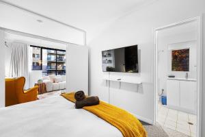 Bespoke & Connected A Sepal Stay