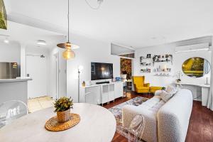 Bespoke & Connected A Sepal Stay