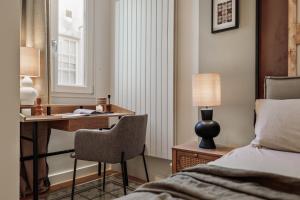 Karakoy - 2 bedrooms and balcony in Eixample Dreta
