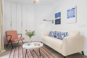 Homeclub Elegant Apartment next to the Picasso Museum I