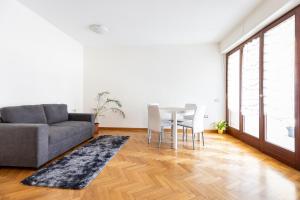 Corner house