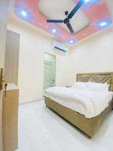 Modest Rooms By Libra