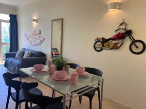 EEs Summer House - Homestay 3 min walk to beach
