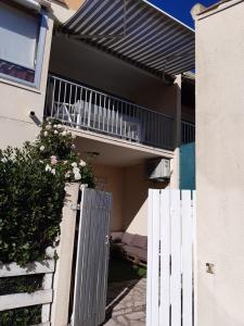 MAISON CONVIVIALE EN DUPLEX PROCHE PLAGE AVEC PARKING