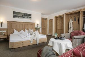 Deluxe Double Room room in Hotel Lenz