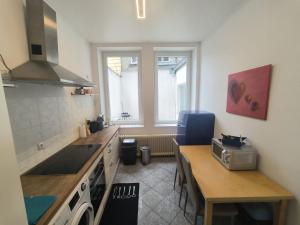 Downtown first floor apartment 6 guests on request Wilhelmstr 5 min to CHIO