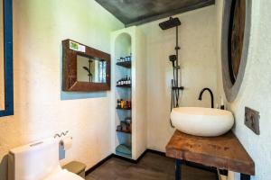 Riverside 2BR Villa with Rice Field Views