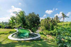 Riverside 2BR Villa with Rice Field Views