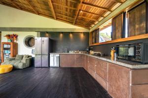 Riverside 2BR Villa with Rice Field Views