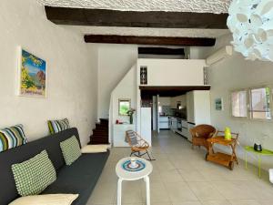 Provenzalisches Haus Les Lauriers Roses - Garten mit Meerblick und Gemeinschaftspool by Riviera HomeLife