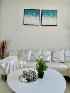 Relaxing 2BR Pool Villa I Smart TV I Fast Internet