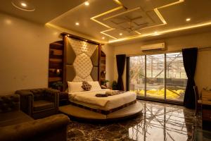 Hotel Grand Sarowar and Shakuntal Lawns