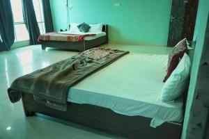 Hotel Satyam And Restaurant
