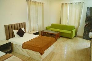 Hotel Satyam And Restaurant