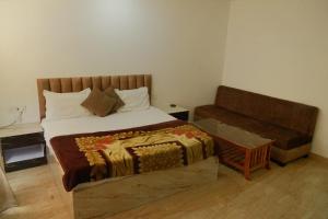 Hotel Satyam And Restaurant